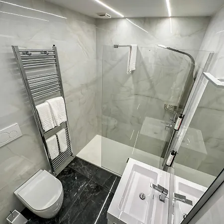 לינה וארוחת בוקר Cristallo 3*