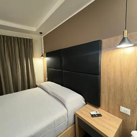 Cristallo לינה וארוחת בוקר קסטרווילארי